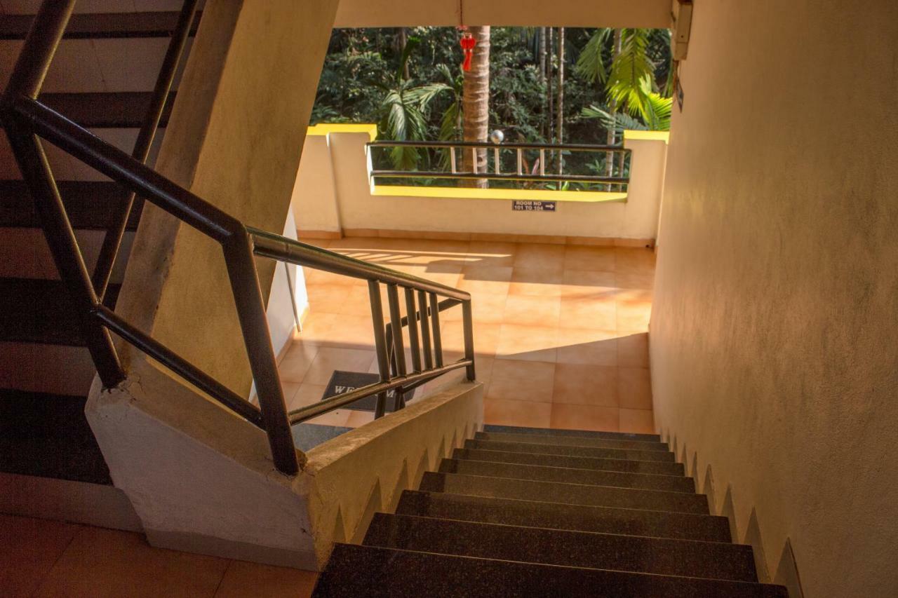 Maitreya Beach Resort Diveagar Exterior photo