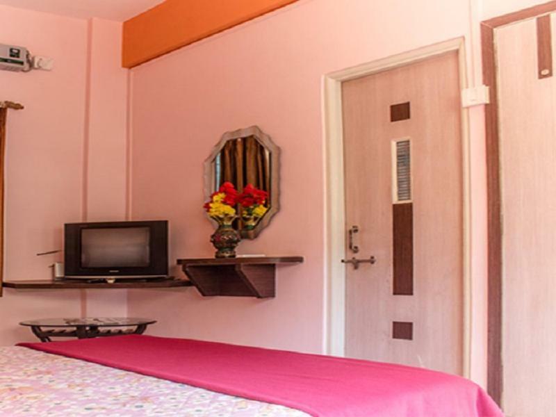 Maitreya Beach Resort Diveagar Exterior photo